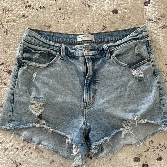 Abercrombie and Fitch jean shorts - Picture 1 of 3